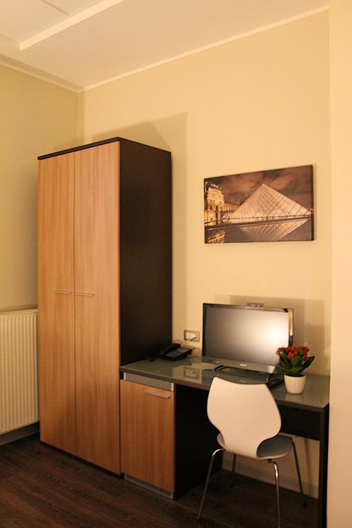 Aleksandr Brindisi Room photo
