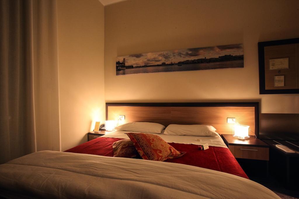 Aleksandr Brindisi Room photo