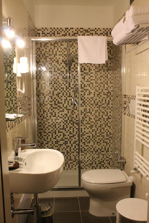 Aleksandr Brindisi Room photo